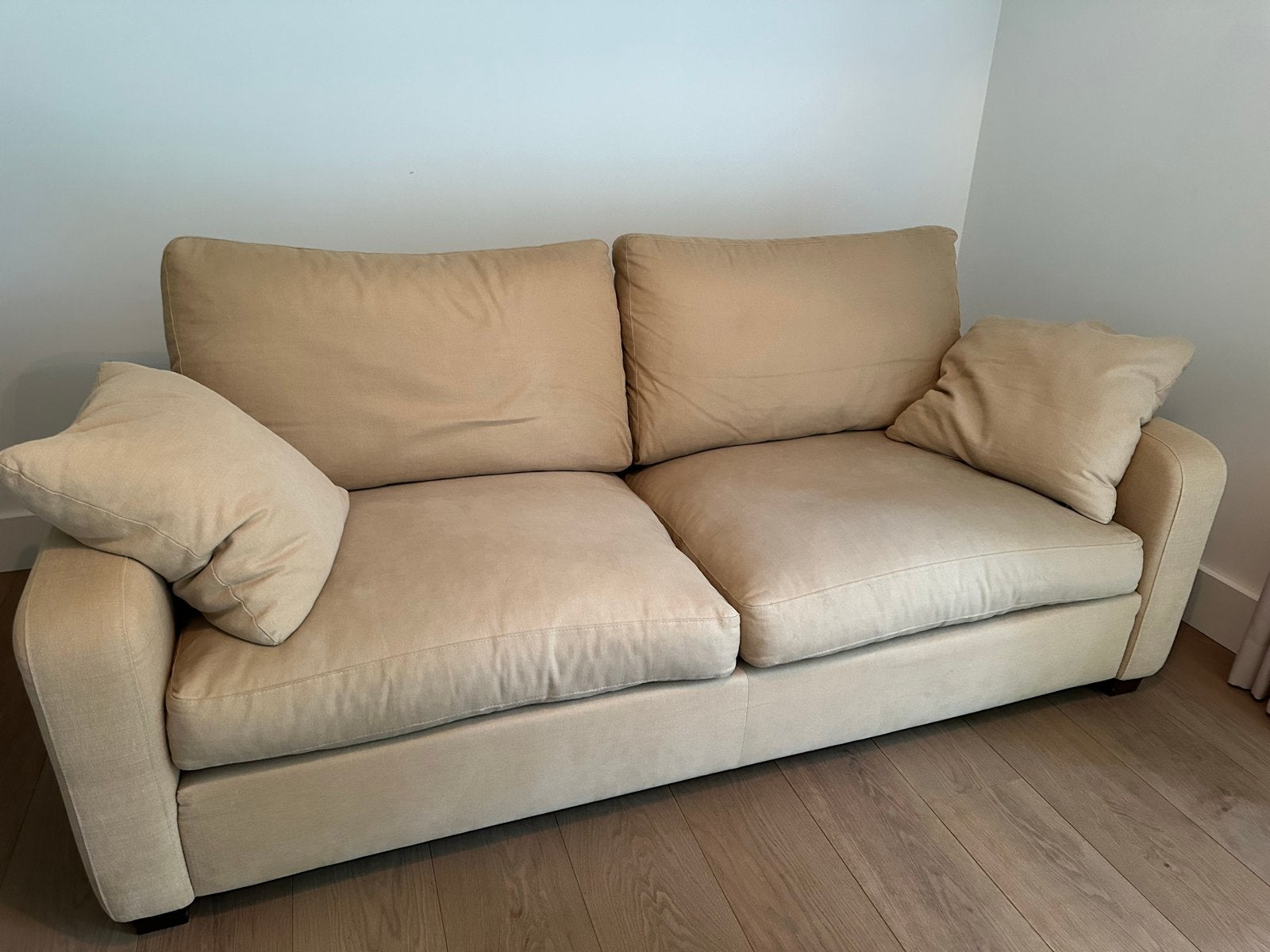 Roels bank comfortabele ruime 2-zits - Beige stof, Ophalen, Gebruikt, 150 tot 200 cm, Tijdloos, modern
