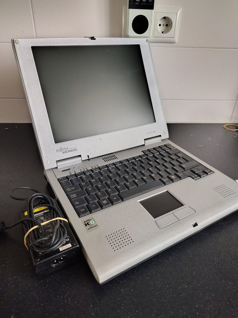 Fujitsu-Siemens LiteLine LFL 12 inch Vintage Laptop, Ophalen, Fujitsu Siemens