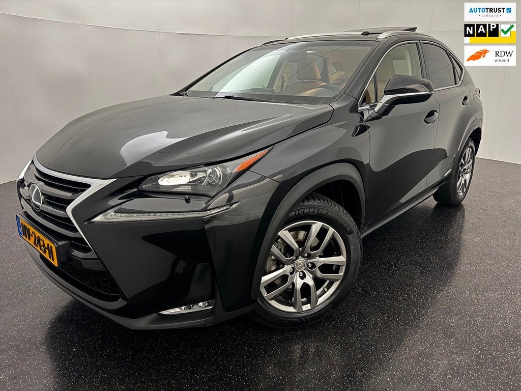 Lexus NX 300h AWD Luxury Line / Pano / Leder / Dealeronderho, Auto's, Lexus, Automaat, Gebruikt, Euro 6, 155 pk