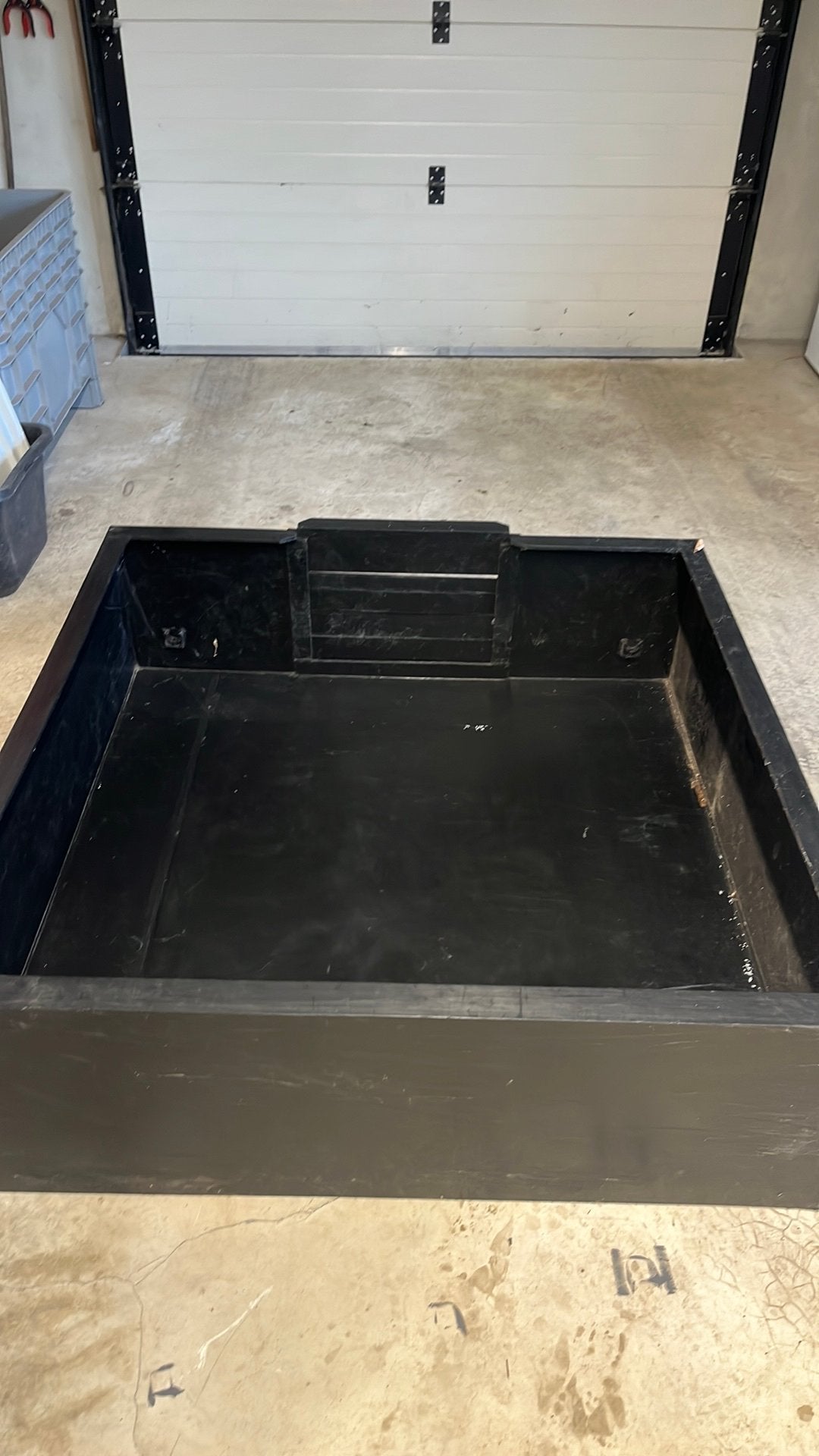 Werpkist 120cmx120cmx40cm hond kunststof, Ophalen, Gebruikt