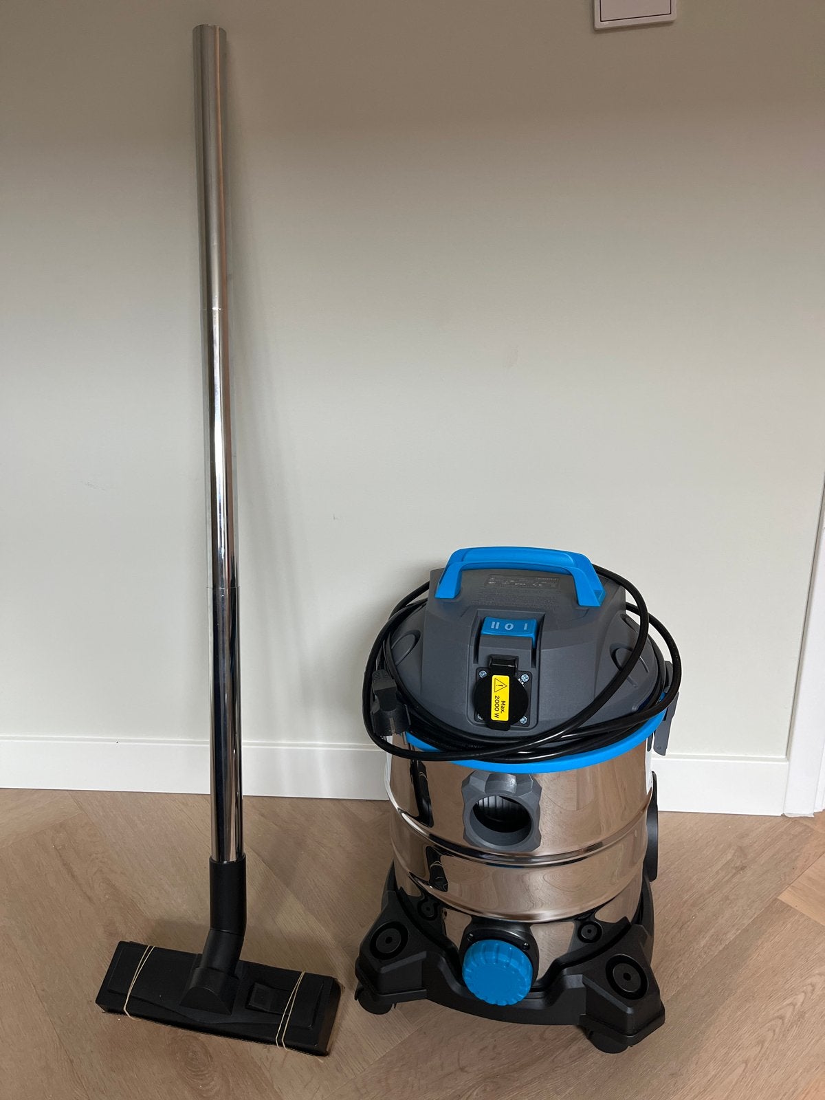 Gamma Industriële Stofzuiger 2000W - Zo goed als nieuw, Ophalen, Nieuw, Industriële stofzuiger, 2000 watt of meer