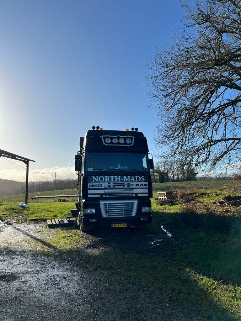 Foto 4 van Grote camper - Vrachtwagen camper 4-6 personen daf XF95