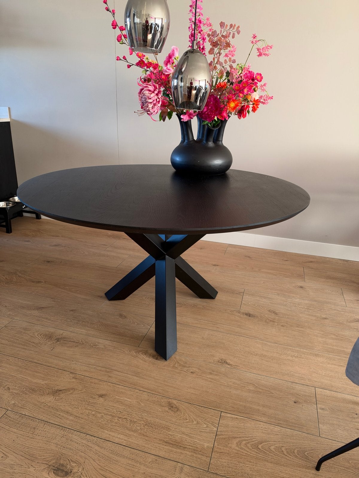 Ronde eettafel 140 cm van Beau Home Weert, Ophalen, 100 tot 150 cm, Zo goed als nieuw, Vijf personen of meer