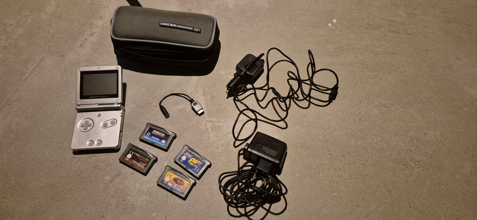 Game Boy Advance SP met 4 games, oplader en hoes, Ophalen, Zo goed als nieuw, Game Boy Advance SP, Met games