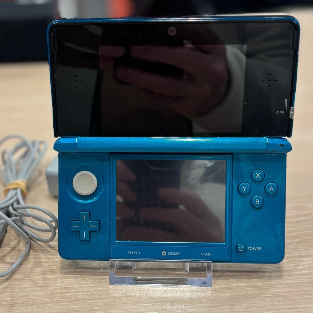 Nintendo 3DS Blauw met oplader, Nintendo, Zo goed als nieuw, Support@nintendo.com, 11-1 Hokotate-cho, Kamitoba, Minami-ku
Kyoto 601-8501
Japan