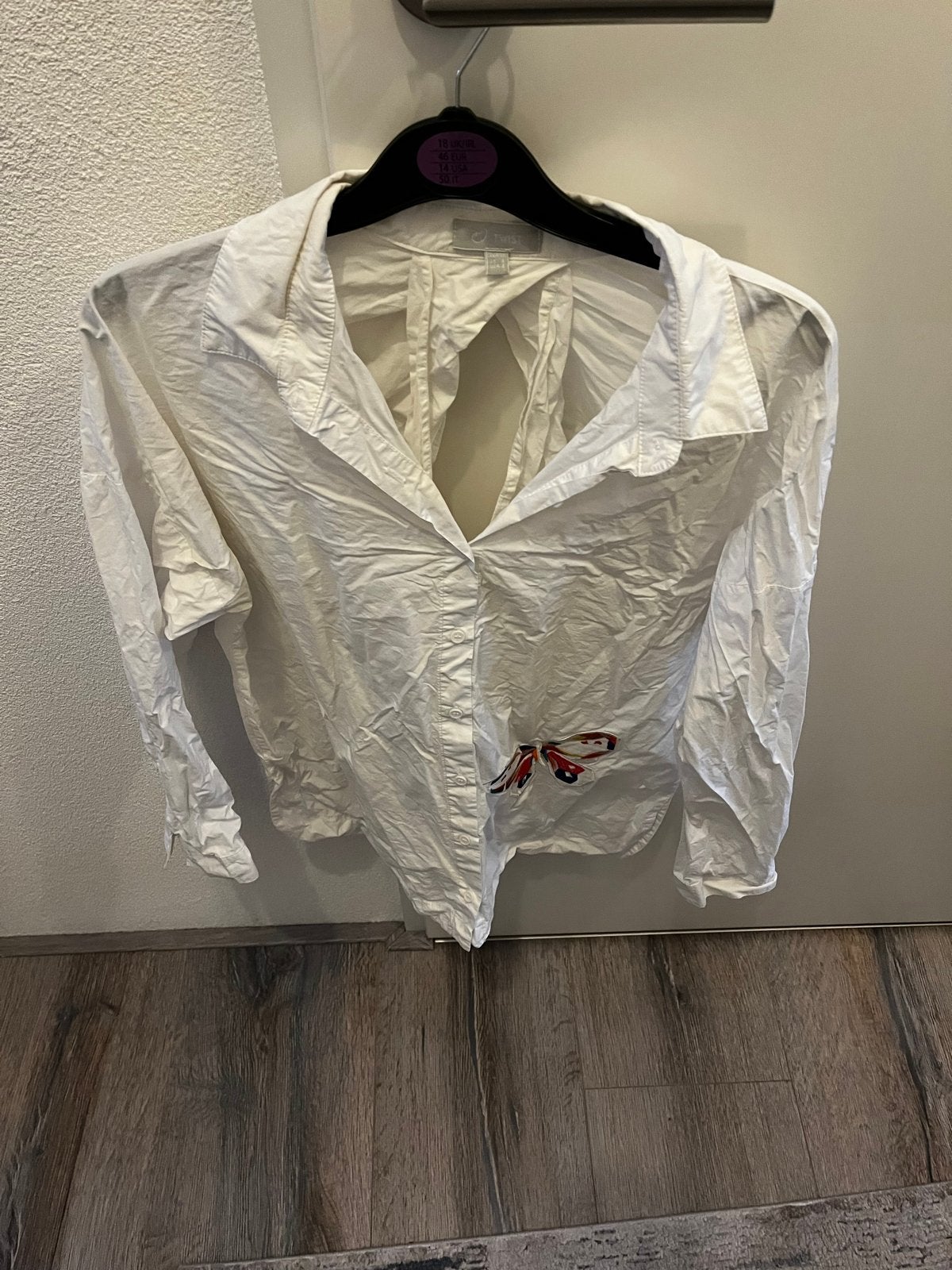 Witte blouse met open rug en vlinderdetail, Wit, Ophalen of Verzenden, Lange mouw, Maat 36 (S)