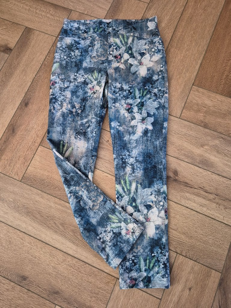 Prachtige blauwe floral broek van Joseph Ribkoff, maat 38, Maat 38/40 (M), Blauw, Joseph Ribkoff, Ophalen of Verzenden