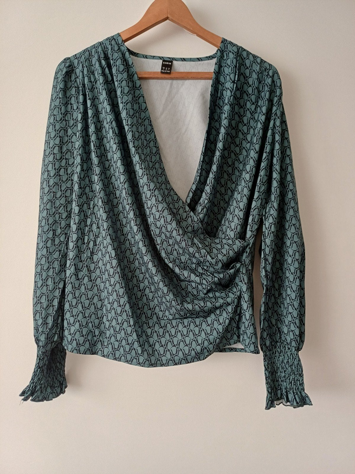 Mooie blouse, Maat 38/40 (M), Ophalen of Verzenden, Zo goed als nieuw, Groen