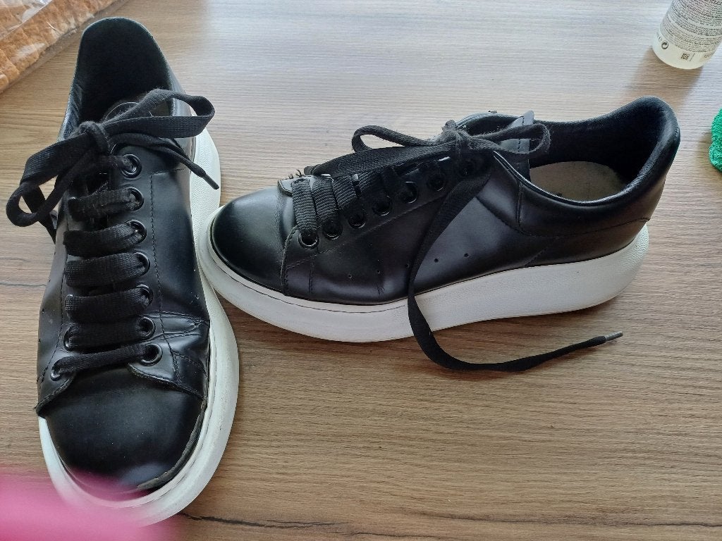zwarte sneakers Alexander McQueen mt 38, Kleding | Dames, Schoenen, Verzenden, Zwart, Sneakers of Gympen, Gedragen