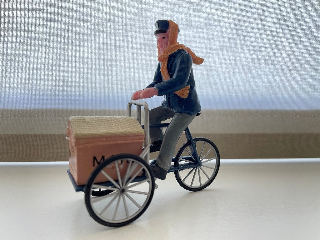 Lemax 22054 Mail Delivery Cycle 2012, Ophalen of Verzenden, Zo goed als nieuw