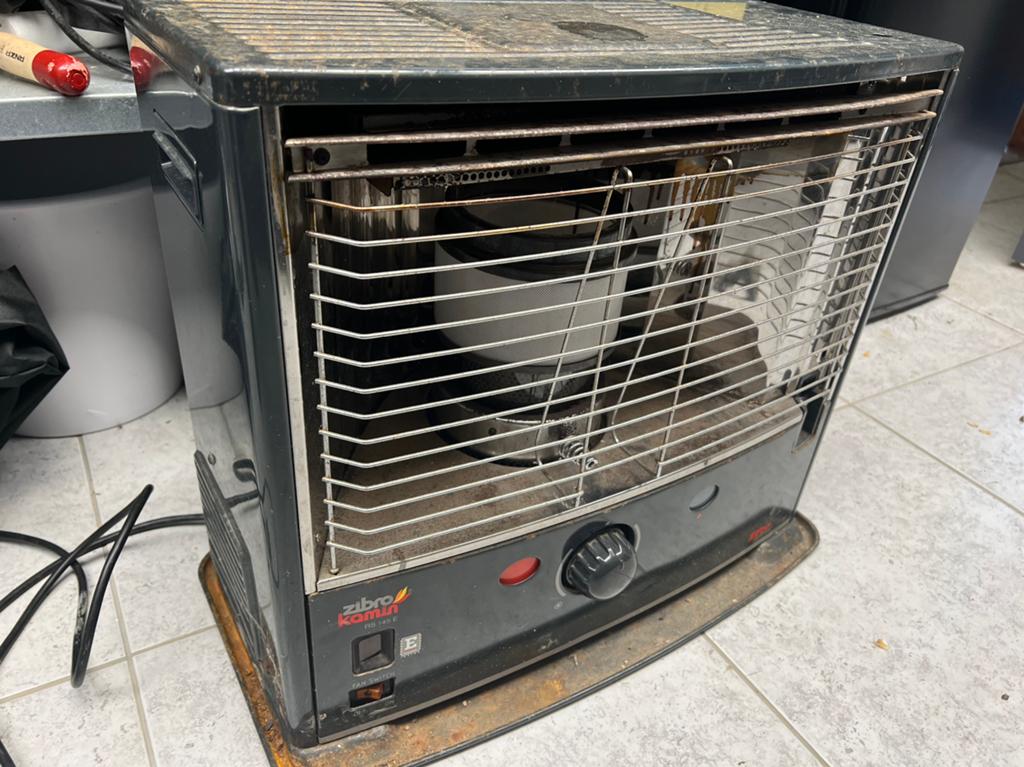 Zibro RS 145 E turbo electronic petroleumkachel, Huis en Inrichting, Kachels, Ophalen, Gebruikt, Overige brandstoffen, Petroleumkachel