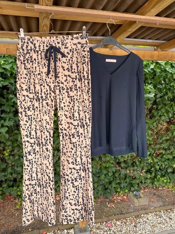 Nieuwe Studio Anneloes drwastring flair trousers - mt S, Kleding | Dames, Broeken en Pantalons, Studio Anneloes, Verzenden, Zwart