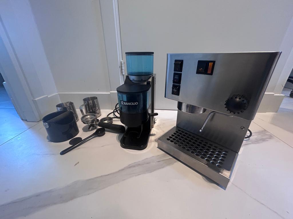 Rancilo Silvia + Rocky bonenmaler + assecoires, Ophalen, Gebruikt, Espresso apparaat, Afneembaar waterreservoir