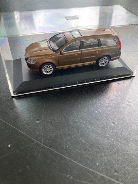 Volvo V70 1:43, Hobby en Vrije tijd, Modelauto's | 1:43, Ophalen of Verzenden, Zo goed als nieuw, Auto, Overige merken