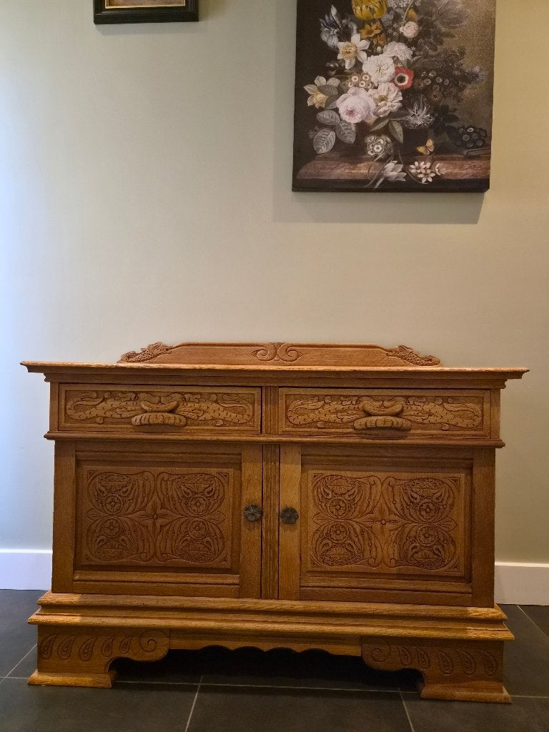 Antiek dressoir- kastje, Ophalen