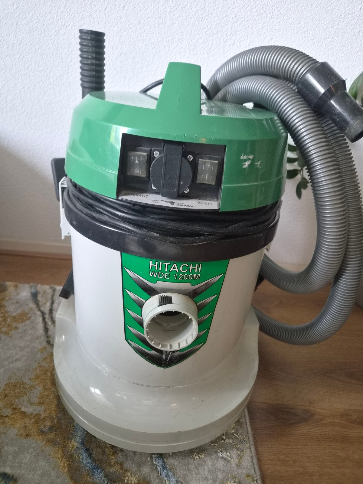 Hitachi WDE 1200M professionele bouw stofzuiger, Ophalen, Zo goed als nieuw