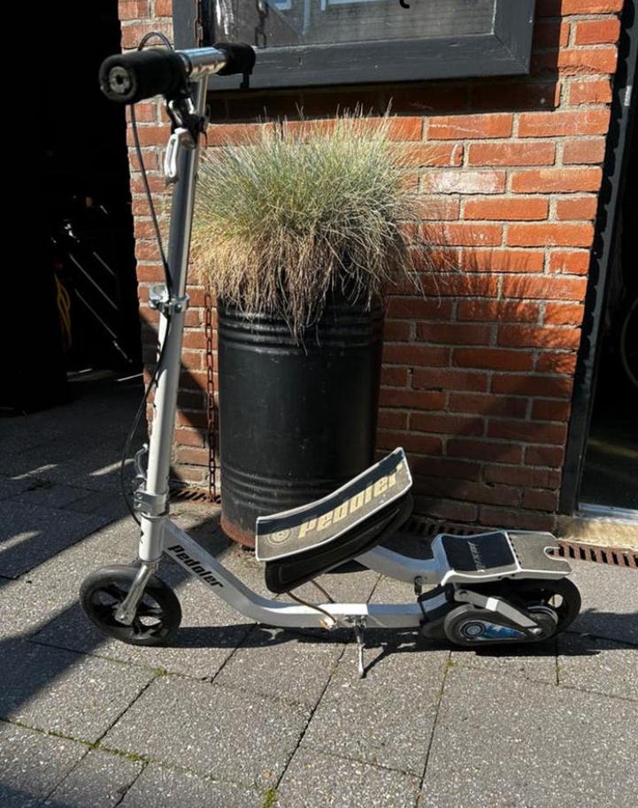 Pedaler space scooter step RBX zwart wit rockboard, Ophalen, Zo goed als nieuw