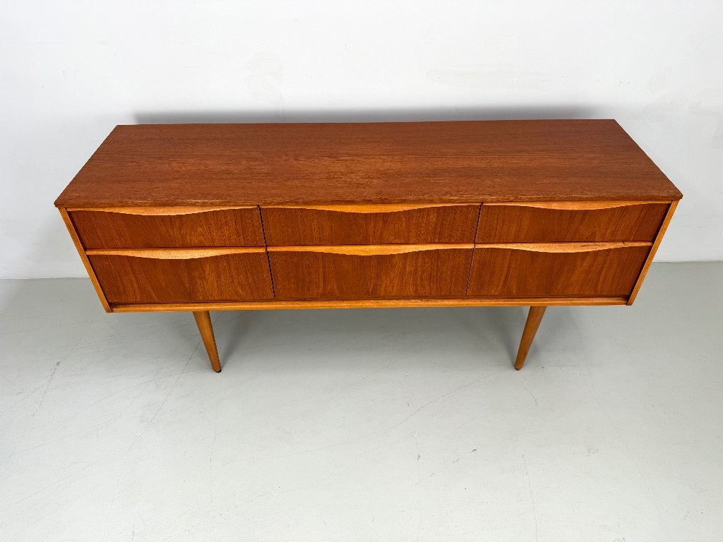 Vintage dressoir Austinsuite., Ophalen of Verzenden, Zo goed als nieuw, 25 tot 50 cm, 150 tot 200 cm
