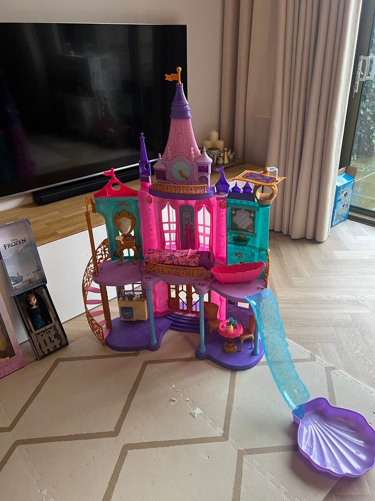 Disney Prinsessen Kasteel met Meubels en Accessoires, Ophalen, Gebruikt, Meisje