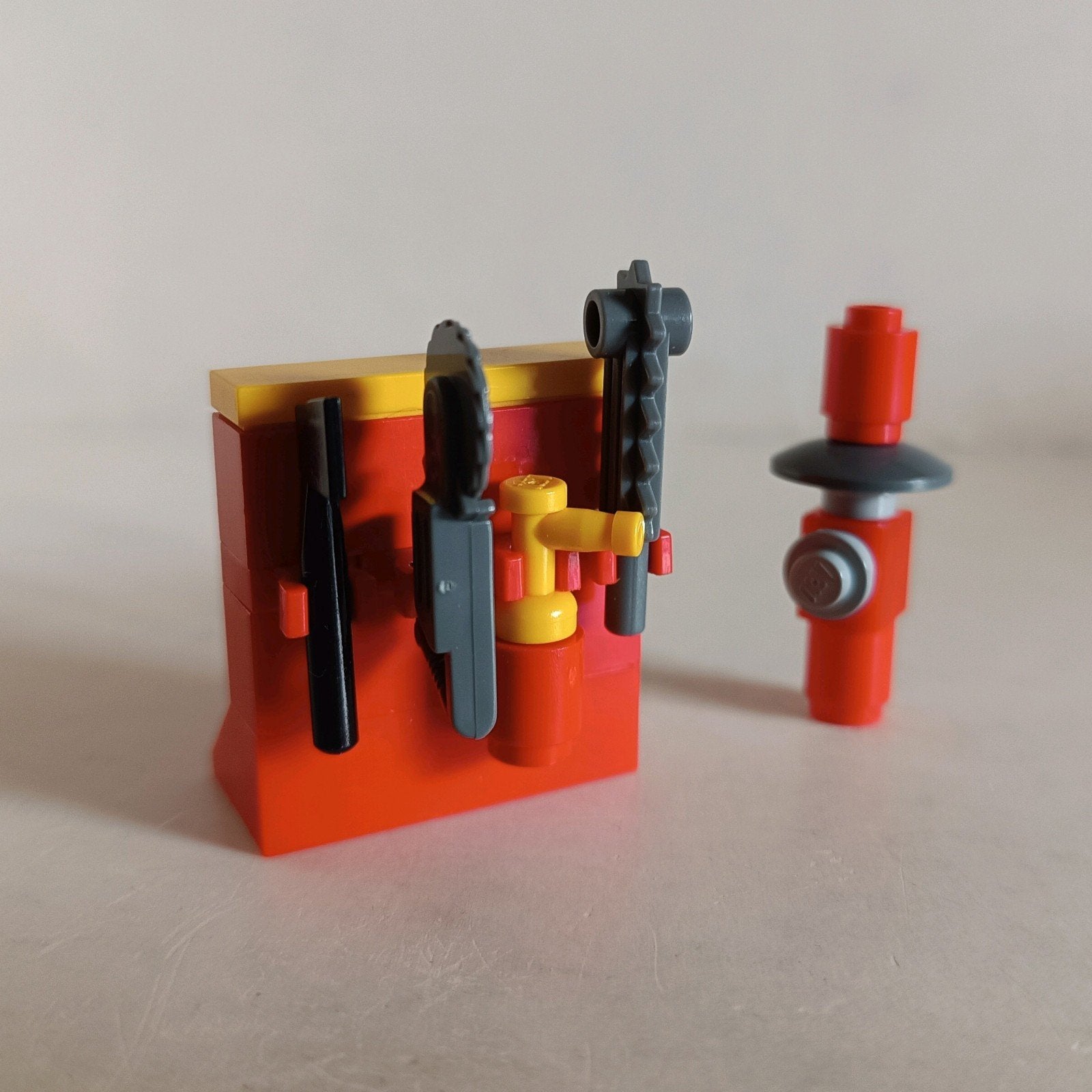 Lego brandweer accessoires - Gereedschap en brandkraan, Lego, Accessoire, Ophalen of Verzenden, Inclusief accessoires
