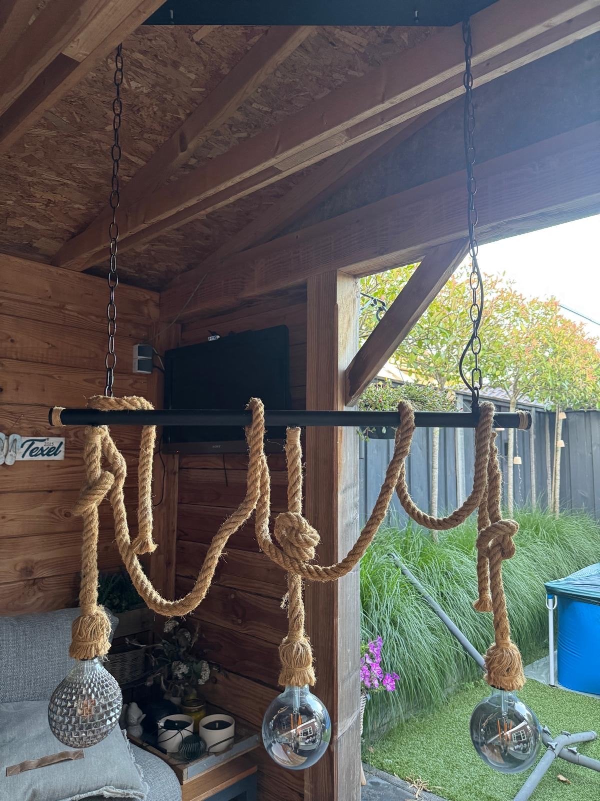 Hanglamp met touw en 3 lichtpunten - Industriële stijl, Huis en Inrichting, Lampen | Hanglampen, Ophalen, Zo goed als nieuw, Metaal