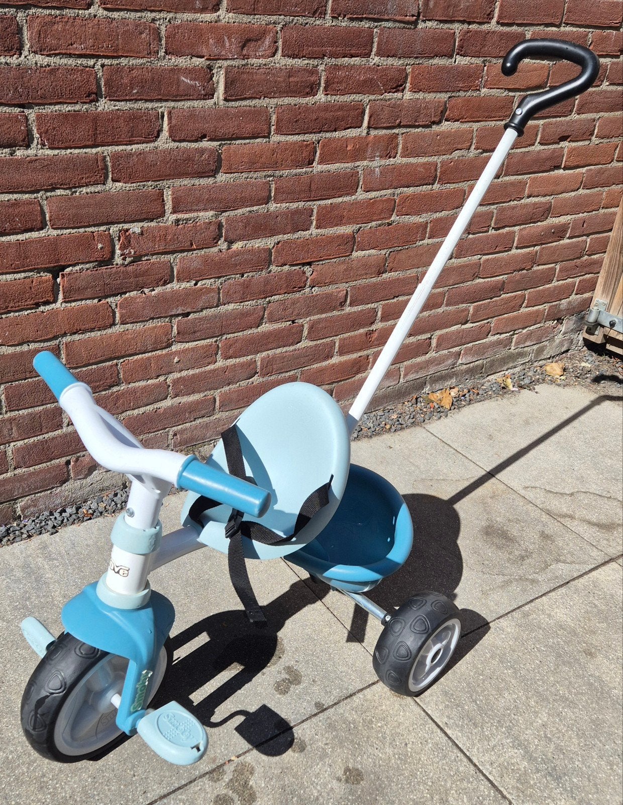 Smoby driewieler met duwstang, Ophalen, Zo goed als nieuw, Smoby, Duwstang
