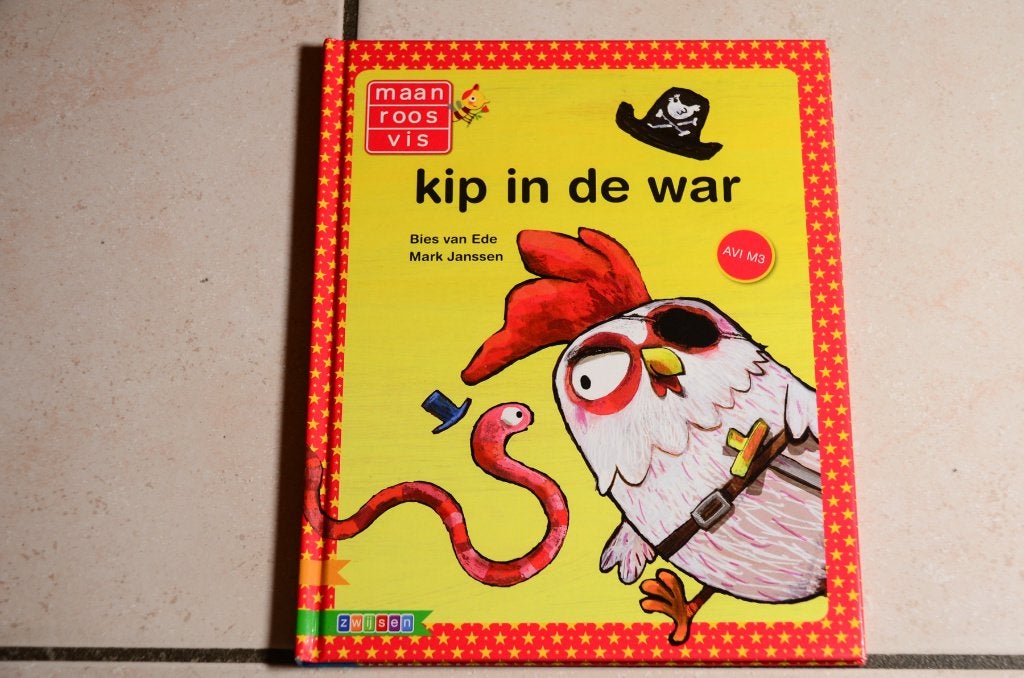 Maan Roos Vis: kip in de war / Bies van Ede AVI M3, Ophalen of Verzenden, Zo goed als nieuw, Fictie algemeen