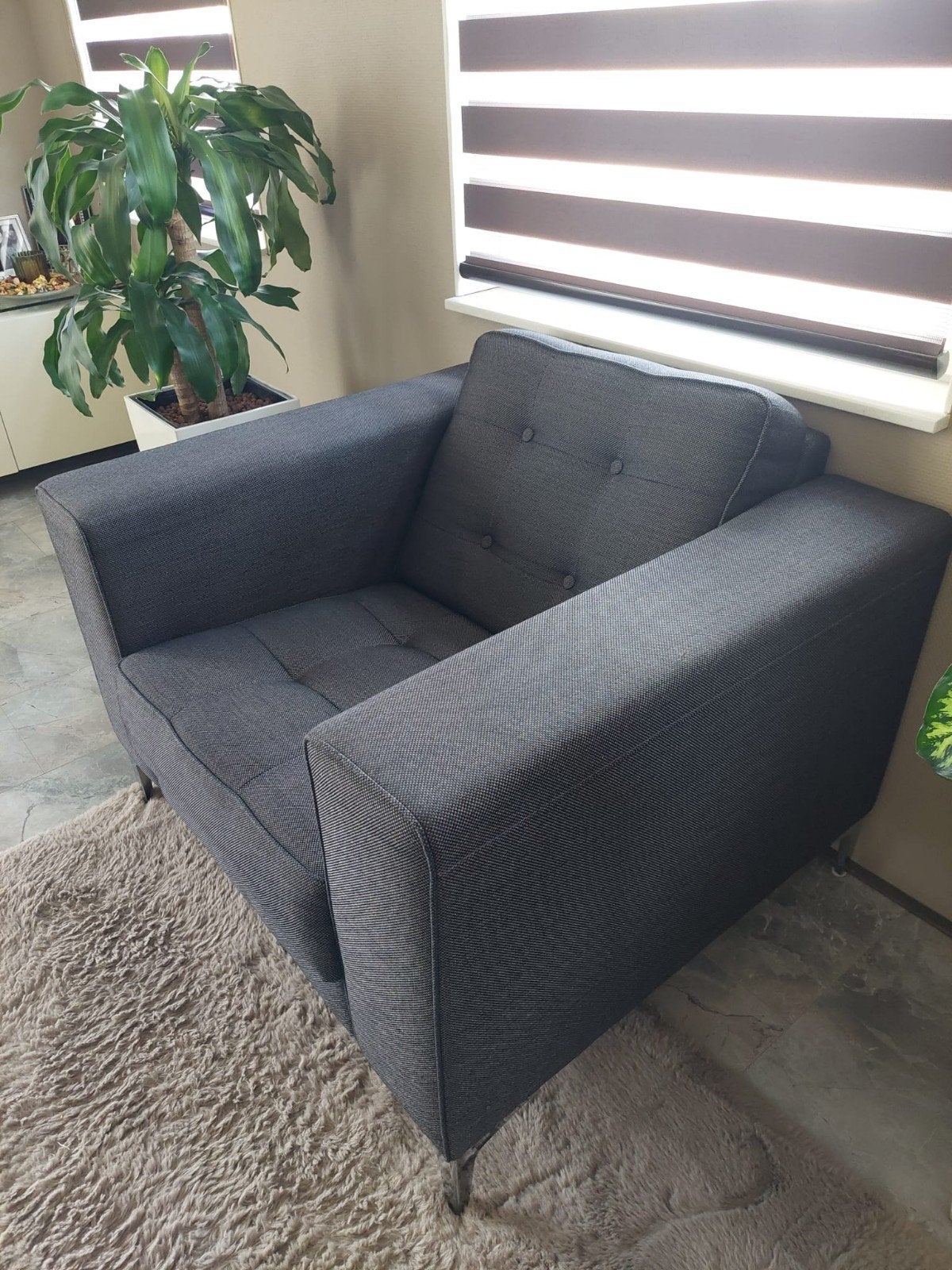 fauteuil,  grijze stoffen bekleding nieuwstaat, Ophalen of Verzenden, Zo goed als nieuw, Grijs, Eén