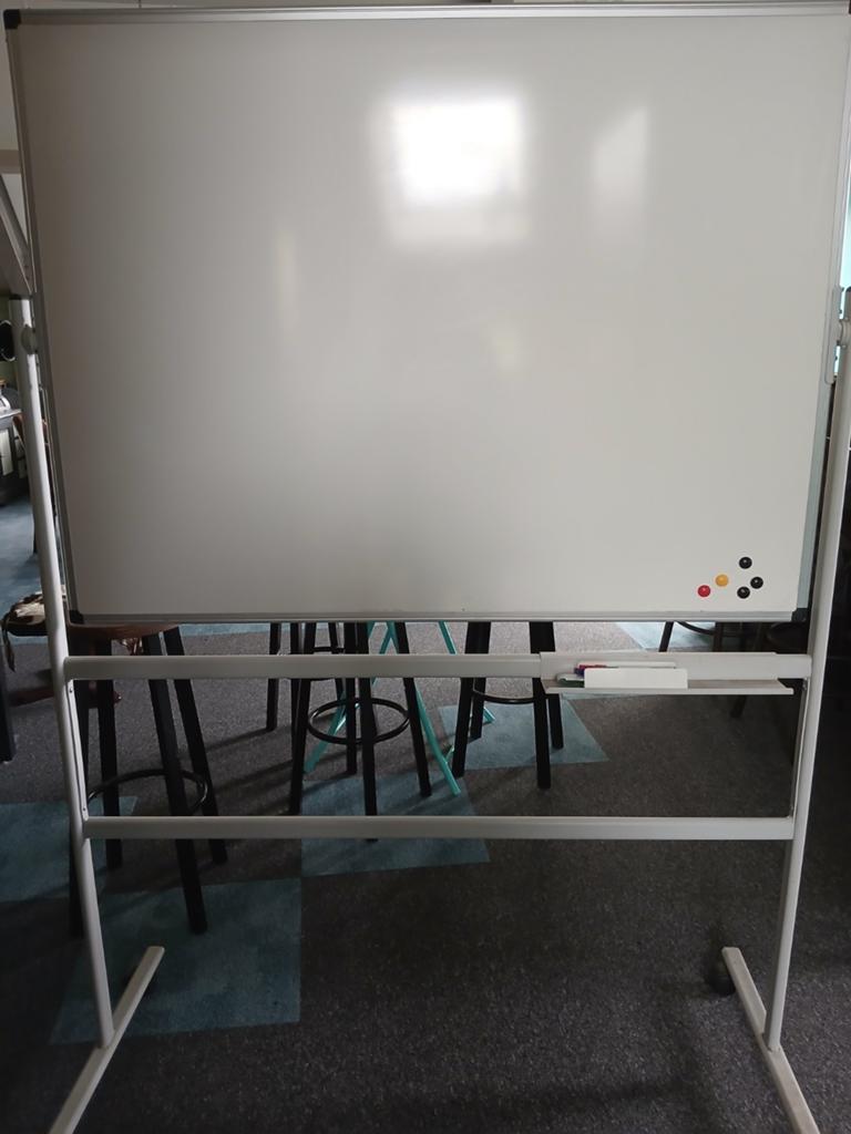 Whiteboard verrijdbaar., Ophalen, Gebruikt