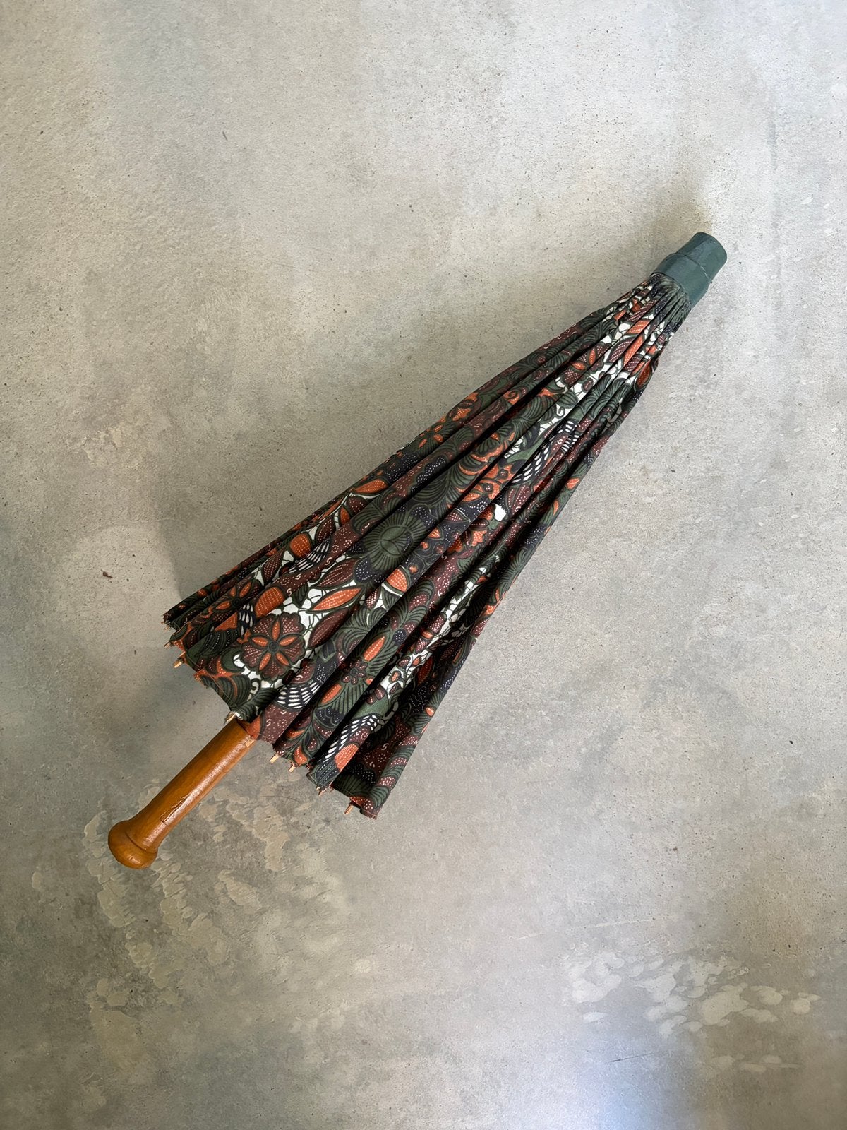 Vintage Aziatische parasol met bloemenprint houten handvat, Ophalen of Verzenden, Zo goed als nieuw, Oranje