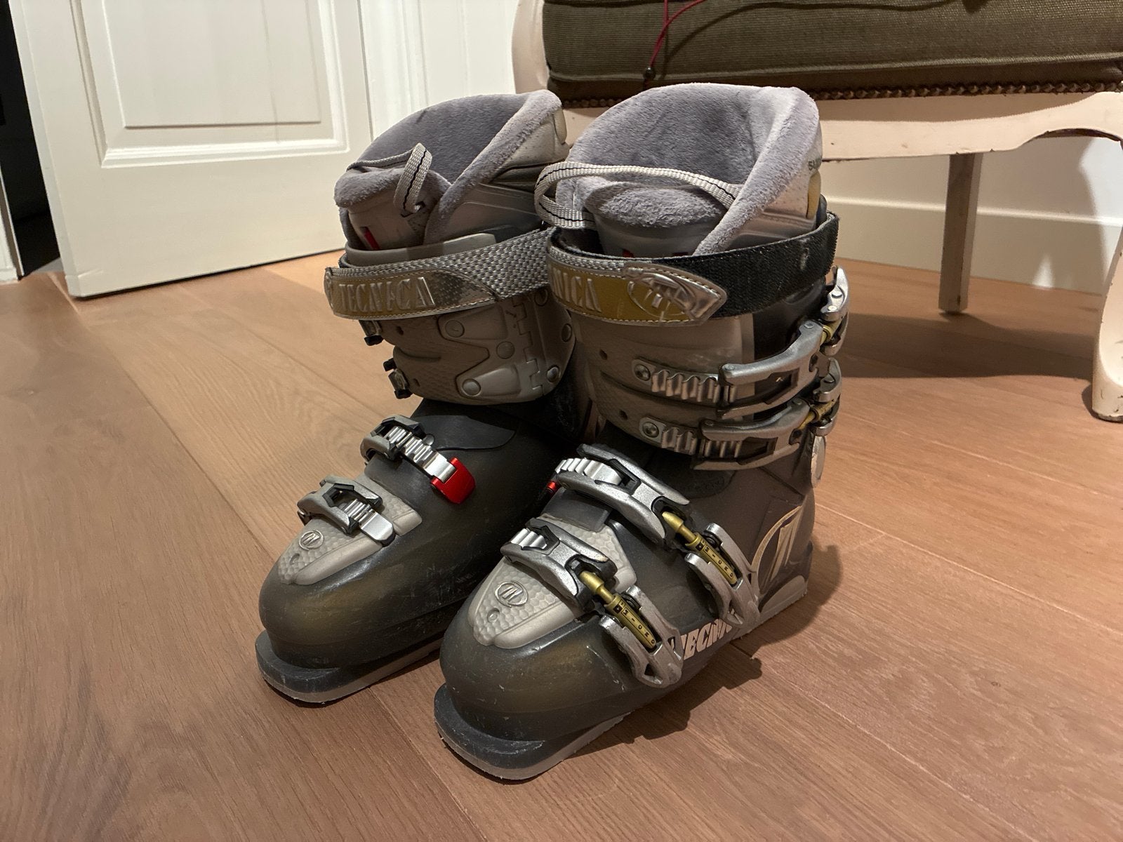 Salomon Technica skischoenen maat 37-38 met micro sluitingen, Ophalen, Gebruikt, Schoenen, Salomon