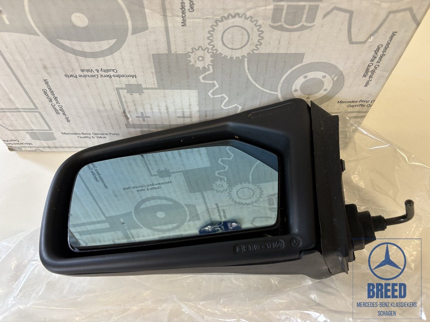 NOS buitenspiegel links voor Mercedes-Benz W123 coupé C123, Auto-onderdelen, Spiegels, -, Nieuw, Ophalen of Verzenden, -
