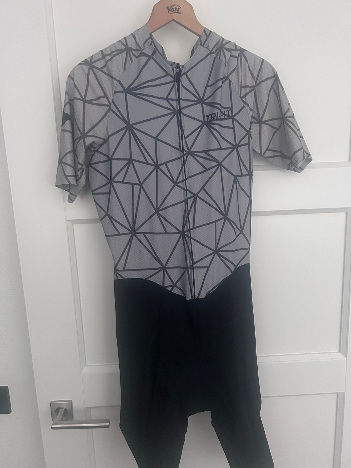 TRIFIT Tri-suit - Ideaal voor triathlon en duursporten, Ophalen, Zo goed als nieuw, Grijs, Hardlopen of Fietsen