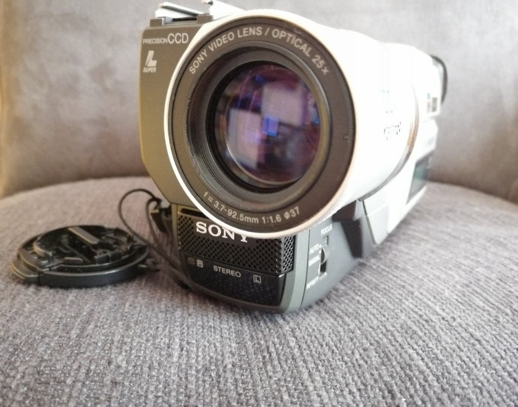 Sony DCR-TRV320E Handicam HI 8 tas accu ccd 320, Ophalen of Verzenden, Hi 8, Camera