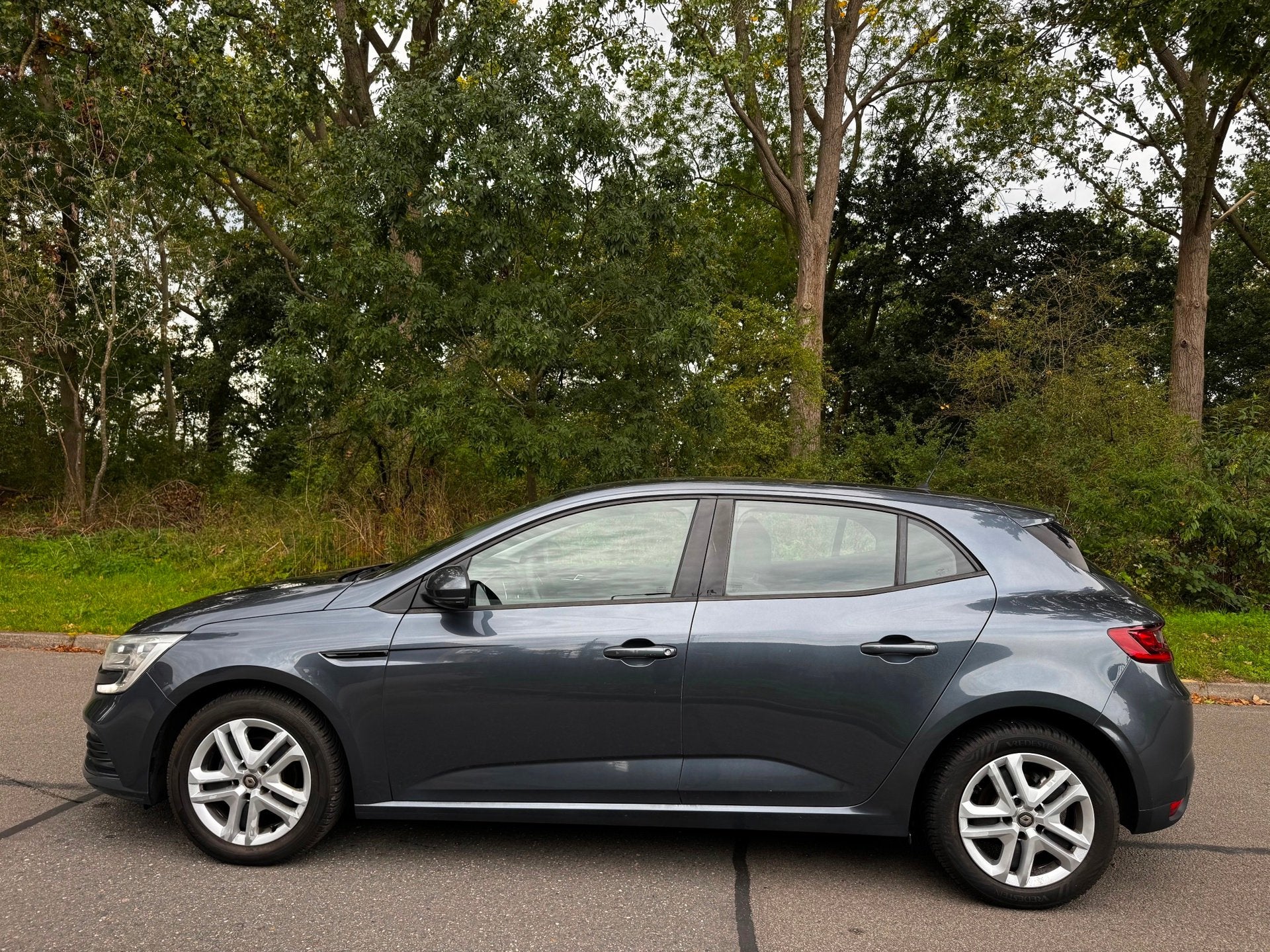 Renault Mégane 1.2 TCe Life|6BAK|CRUISE|AIRCO|ELEKRAMEN|STU, Auto's, Voorwielaandrijving, Dealer onderhouden, 101 pk, Gebruikt