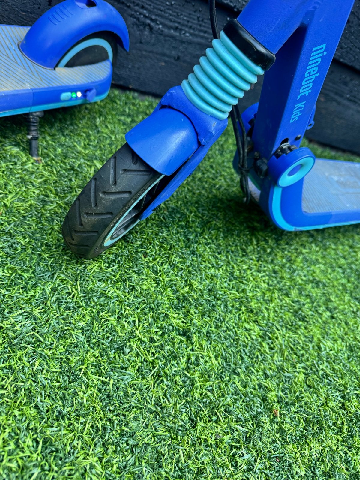 2x Ninebot Segway elektrische kinderstep met oplader, Fietsen en Brommers, Steps, Ophalen of Verzenden, Gebruikt, Elektrische step (E-scooter)