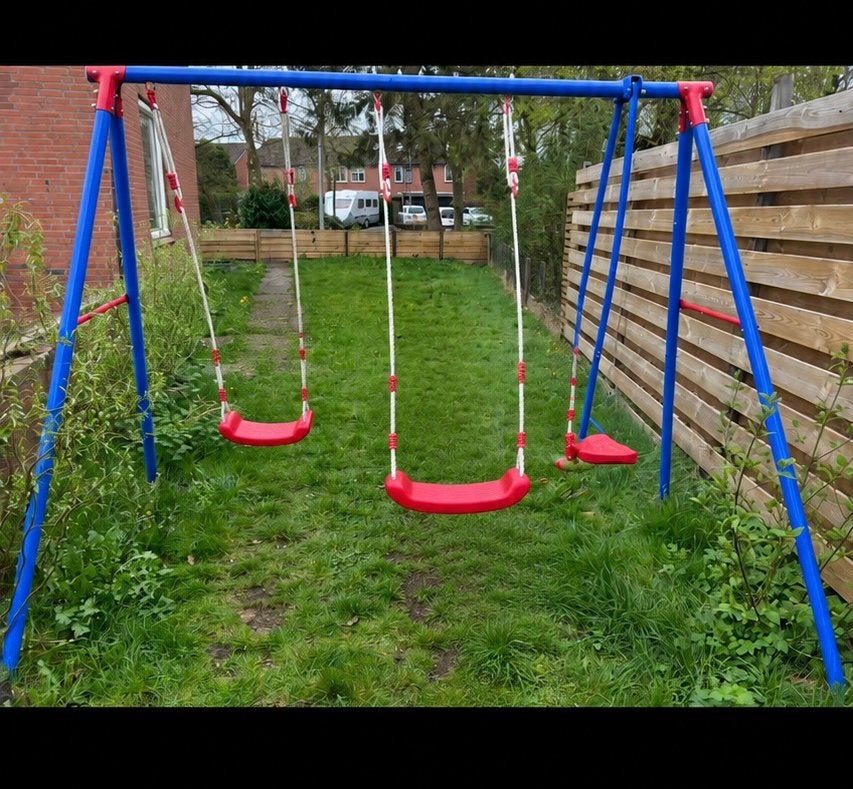 Bieden: Schommelset met 3 schommels  - Blauw en Rood, Ophalen of Verzenden, Gebruikt, Schommel