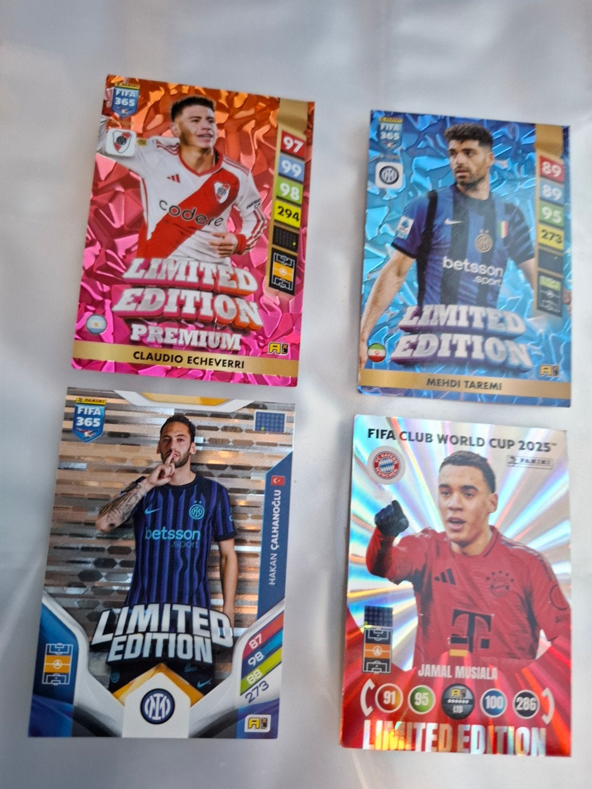 FIFA 365 Adrenalyn XL Limited Edition Voetbalkaarten, Ophalen of Verzenden, Zo goed als nieuw, Meerdere kaarten, Foil