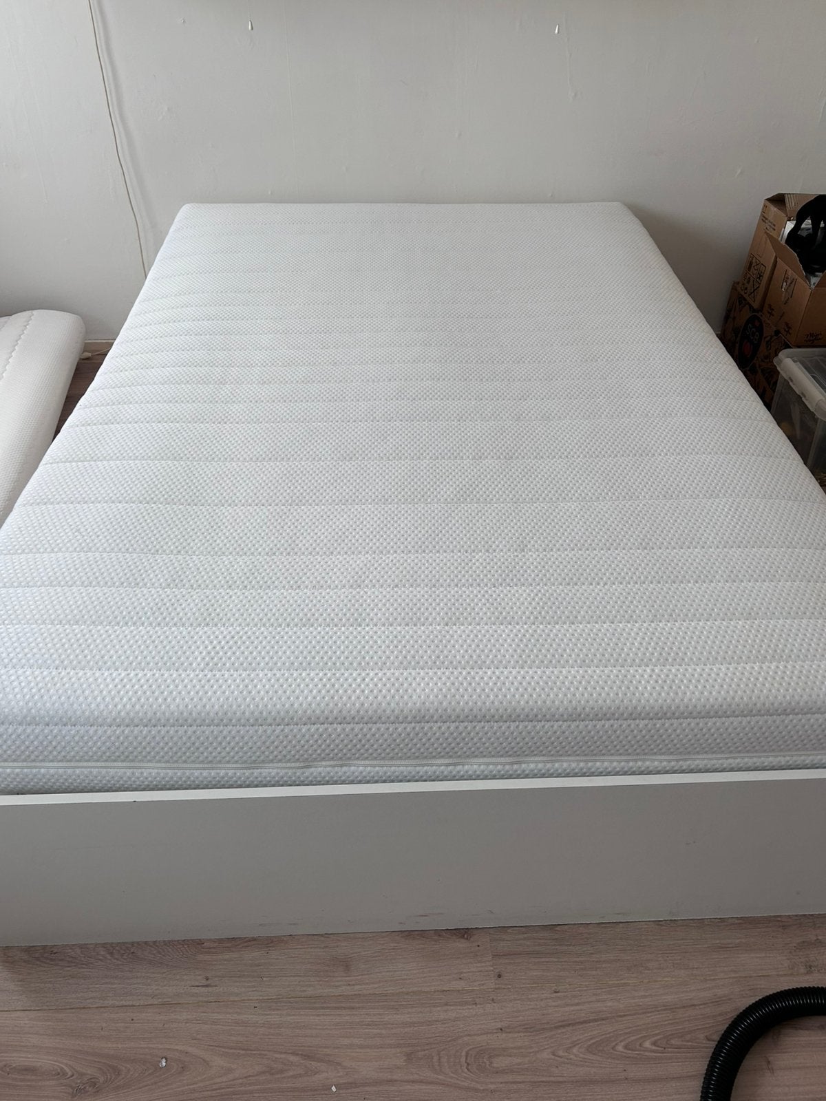 Gratis bed 160 x 200 inclusief dik matras, Ophalen, Zo goed als nieuw, Tweepersoons, 160 cm