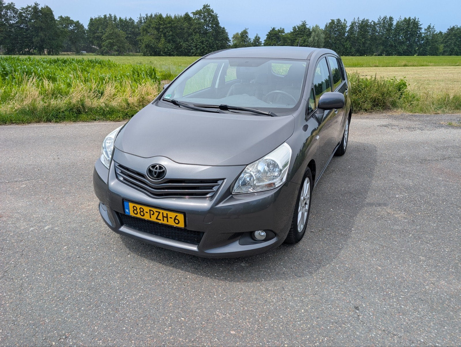 Toyota Verso 1.8 Vvti CVT 5P 2011 Grijs, Auto's, Toyota, 450 kg, Zwart, 4 cilinders, 75 €/maand
