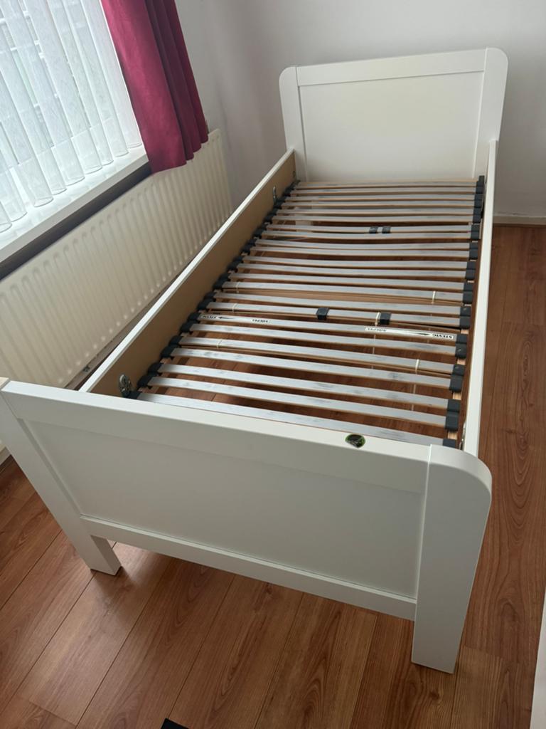 Wit eenpersoonsbed met lattenbodem, Ophalen, 90 cm, Eenpersoons, Wit