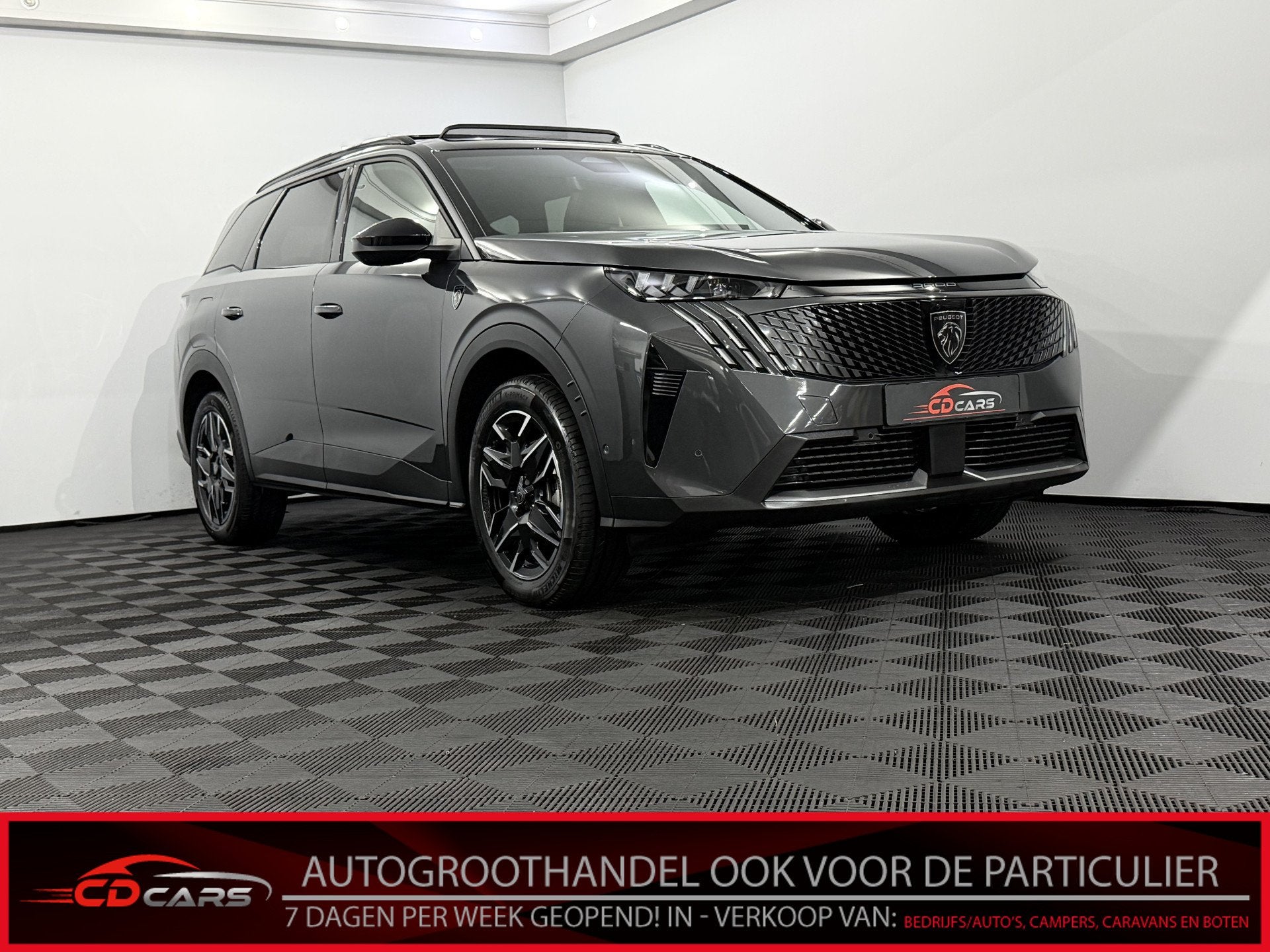 Peugeot 5008 1.2 Hybrid 145 GT Exclusief 7p Panoramadak, 360, Auto's, Gebruikt, 1199 cc, 7 stoelen, Bedrijf