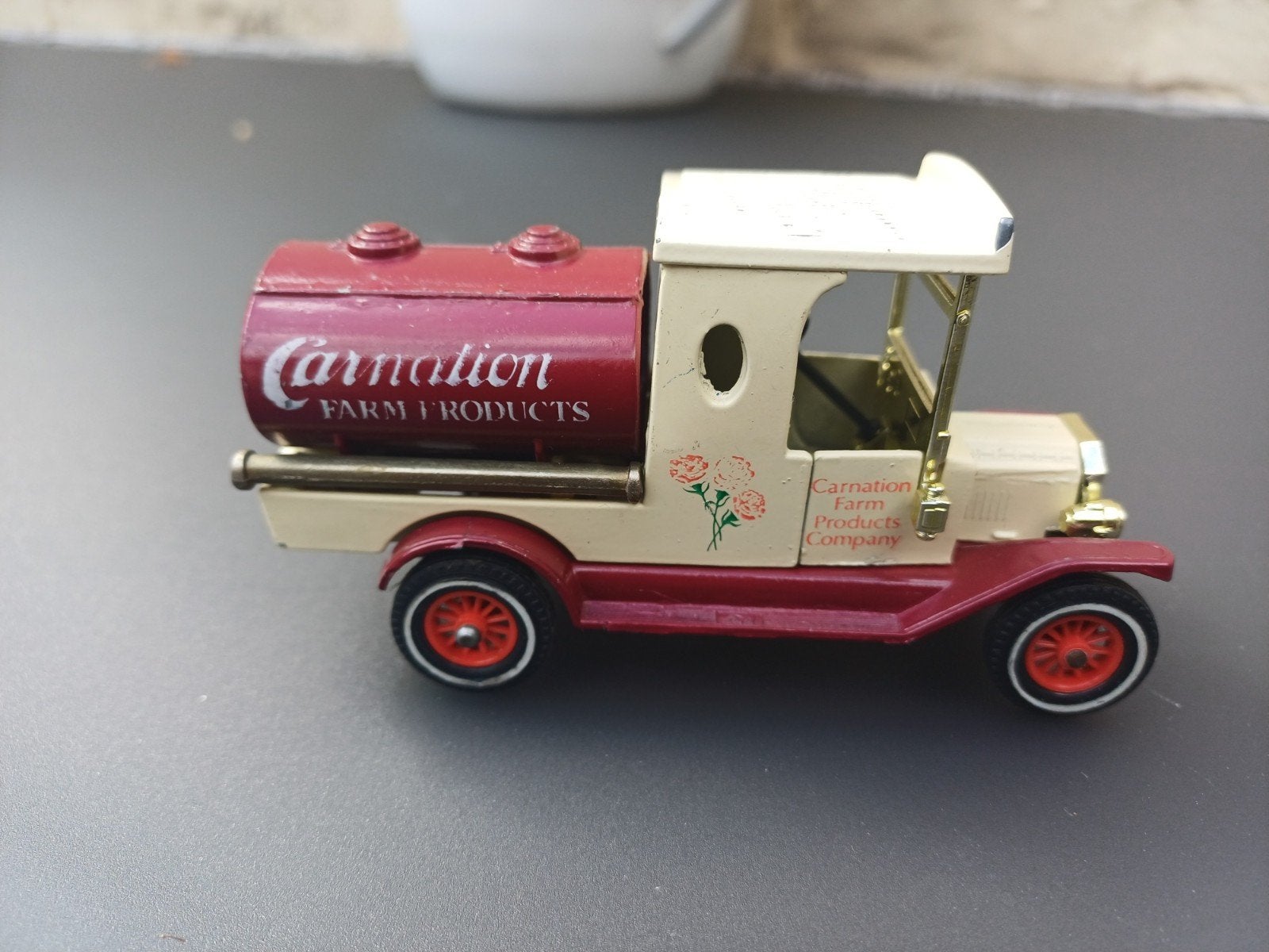Matchbox Models of Yesteryear 1912 Ford Model T Carnation, Ophalen of Verzenden, Gebruikt