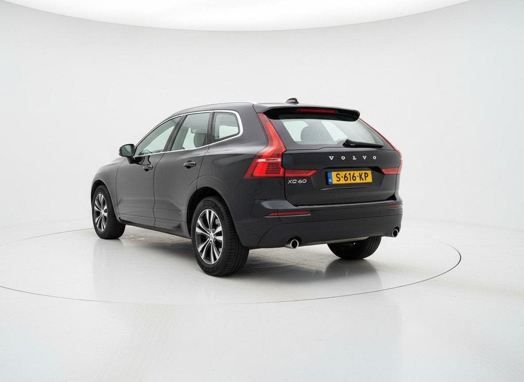 Volvo XC60 2.0 T8 Twin Engine AWD Momentum LEER - PANO - TRE, Auto's, Volvo, Gebruikt, Euro 6, 4 cilinders, 138 €/maand