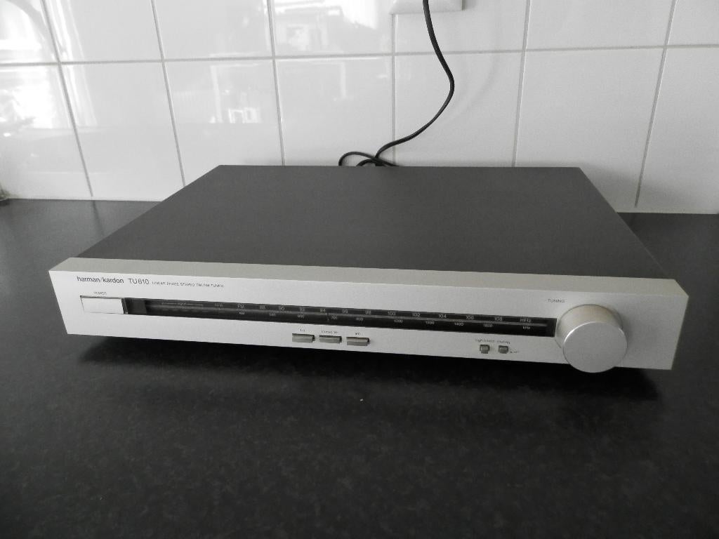 Harman Kardon TU-610 Linear Phase Stereo FM/AM Tuner (1984), Ophalen of Verzenden, Gebruikt, Analoog