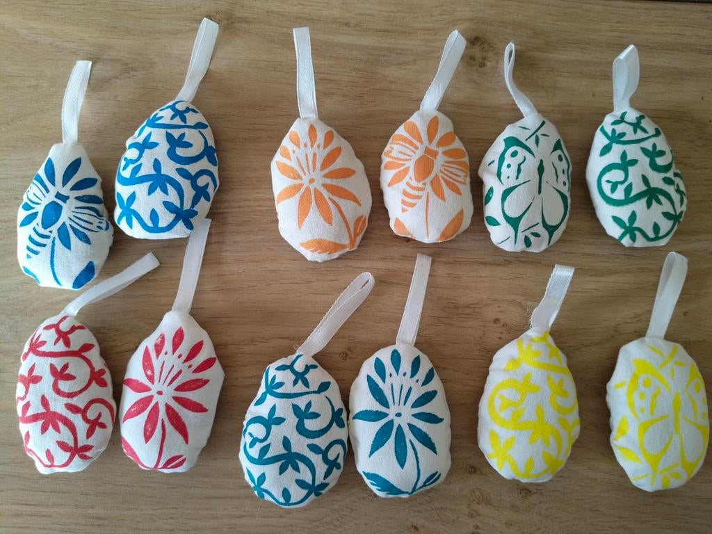 STOFFEN PAASEIEREN HANGERS voor b.v PAASTAK Samen voor, Verzenden, Zo goed als nieuw