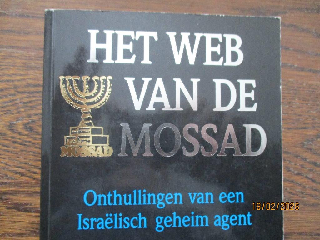 Het web van de Mossad Auteur: Claire Hoy 9789002190667, Ophalen of Verzenden, Tweede Wereldoorlog, Gelezen