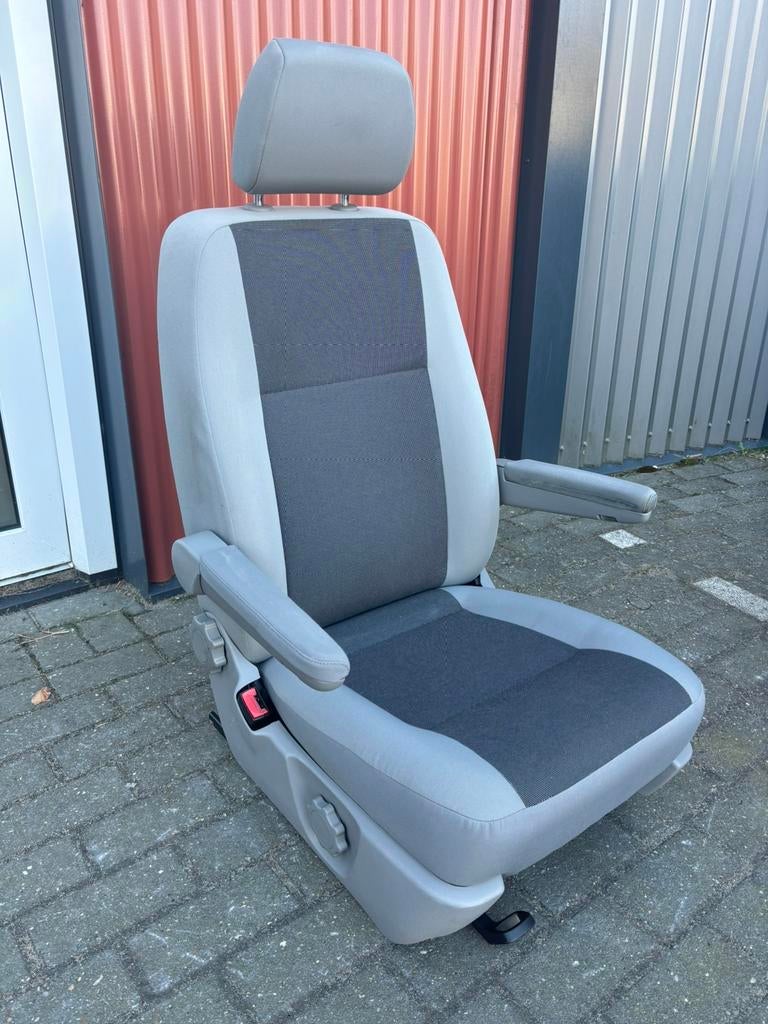 Stoel links chauffeur Volkswagen Yransporter t5 gp t6