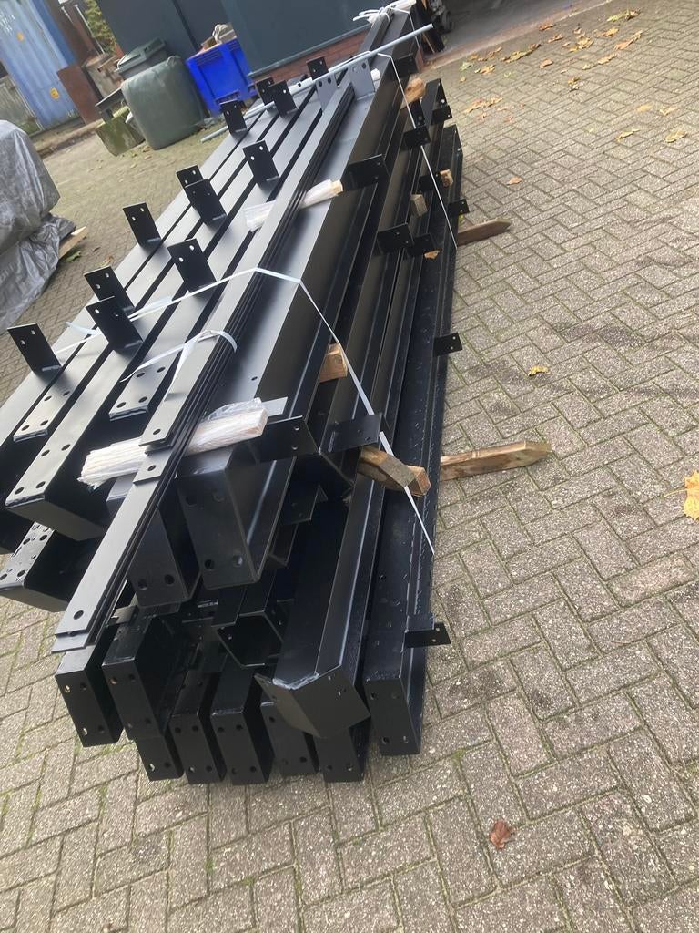 Spanten 8x16 mtr zwart gespoten in de menie, Ophalen of Verzenden, Nieuw