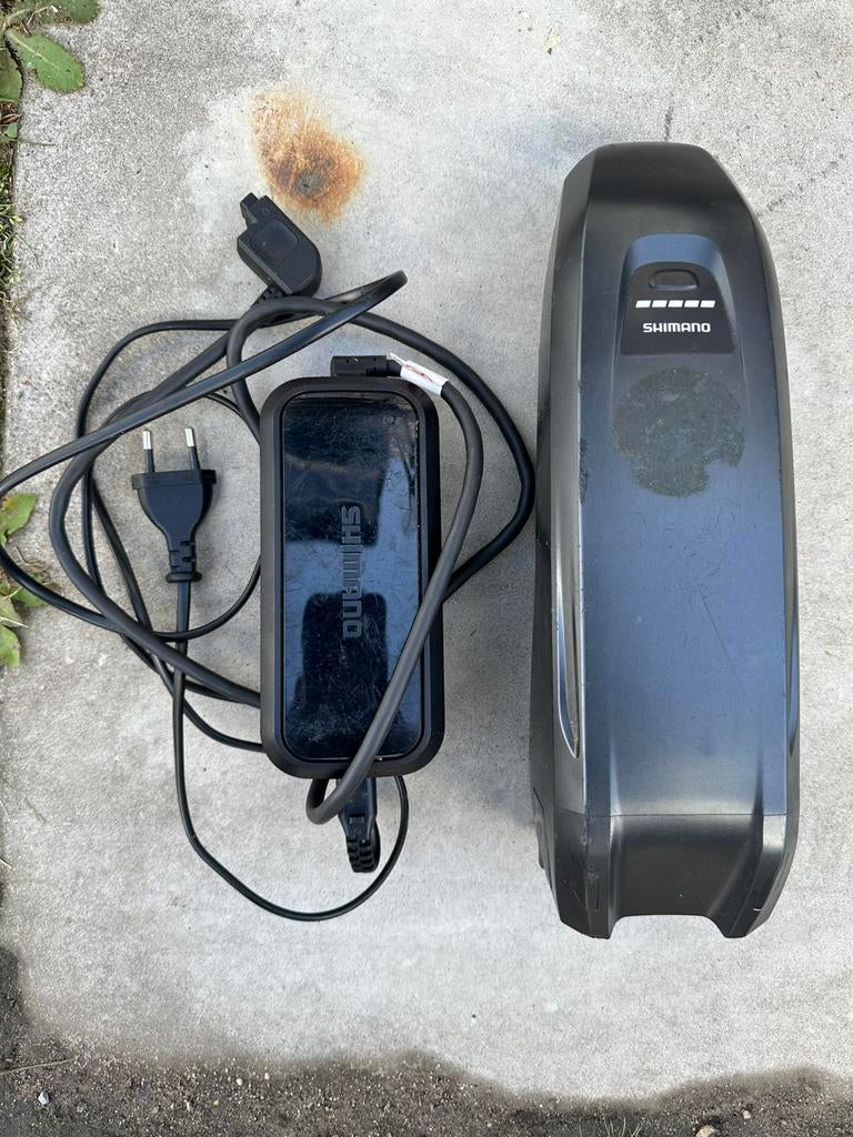 Shimano accu met lader, Ophalen, Zo goed als nieuw
